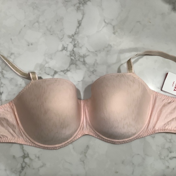 Bras - Picture 2 of 3